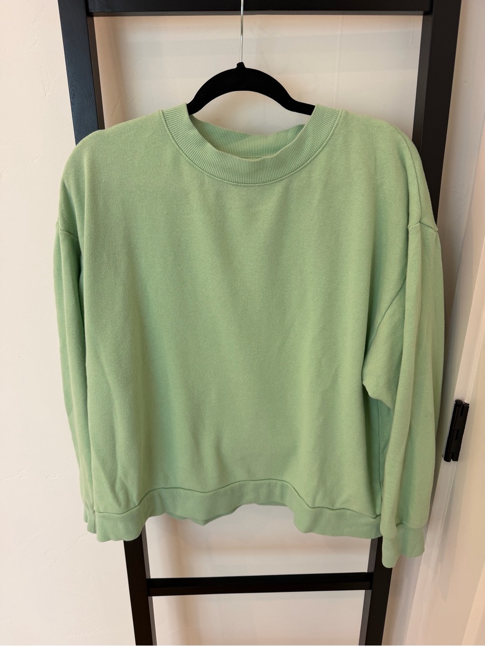 Colsie Mint Green Relaxed Crewneck Sweatshirt - Women